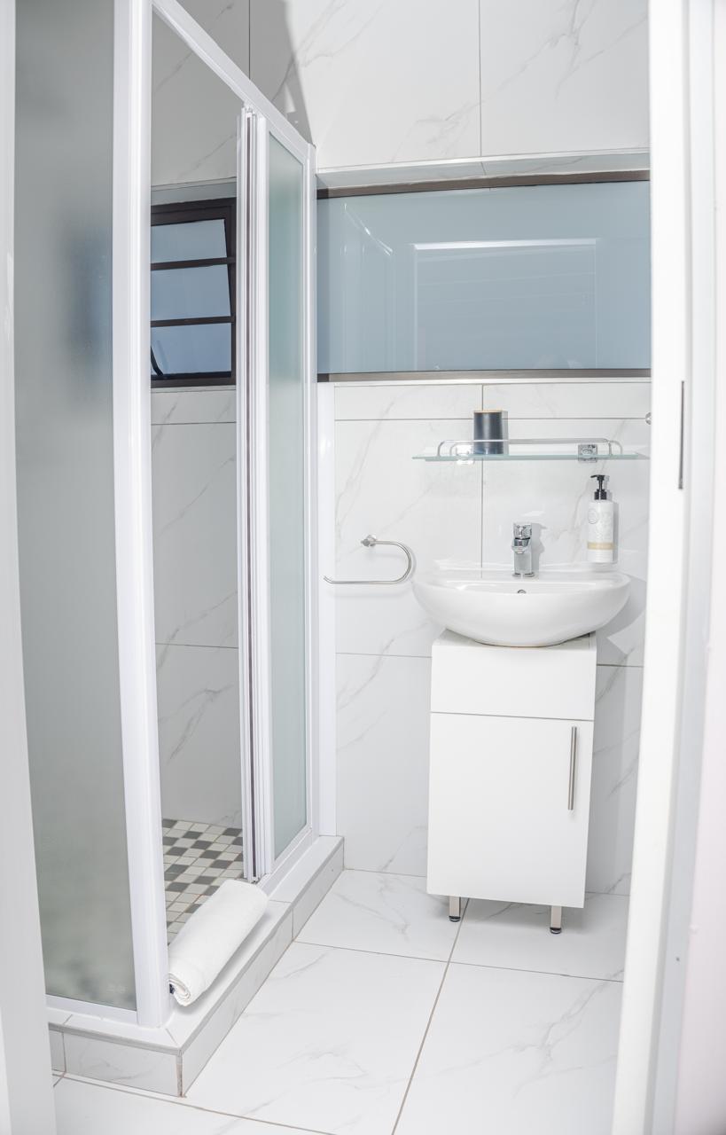 Deluxe suite bathroom