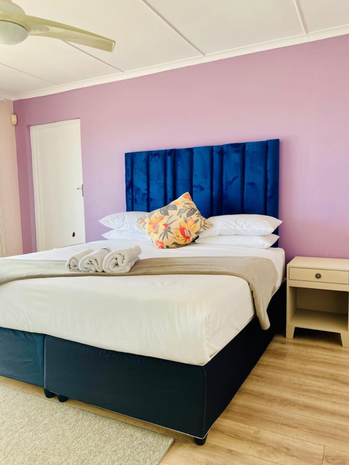 Luxury suite guest room